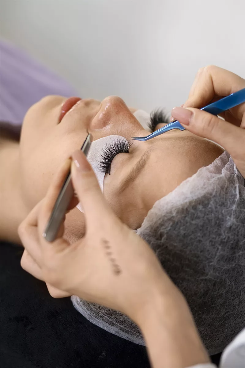 elegants como cuidar tus extensiones de pestañas